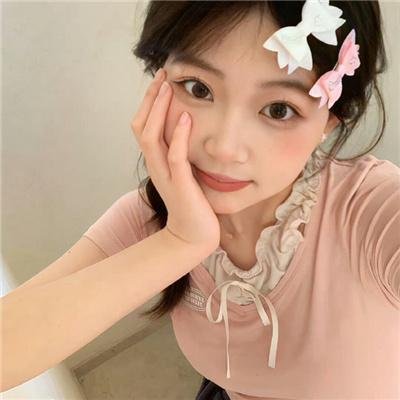 穿风信子蓝的少女